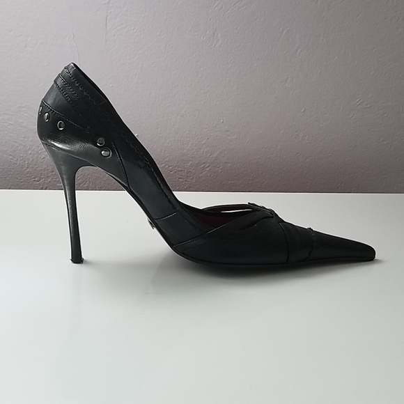 Heels - Picture 2 of 5